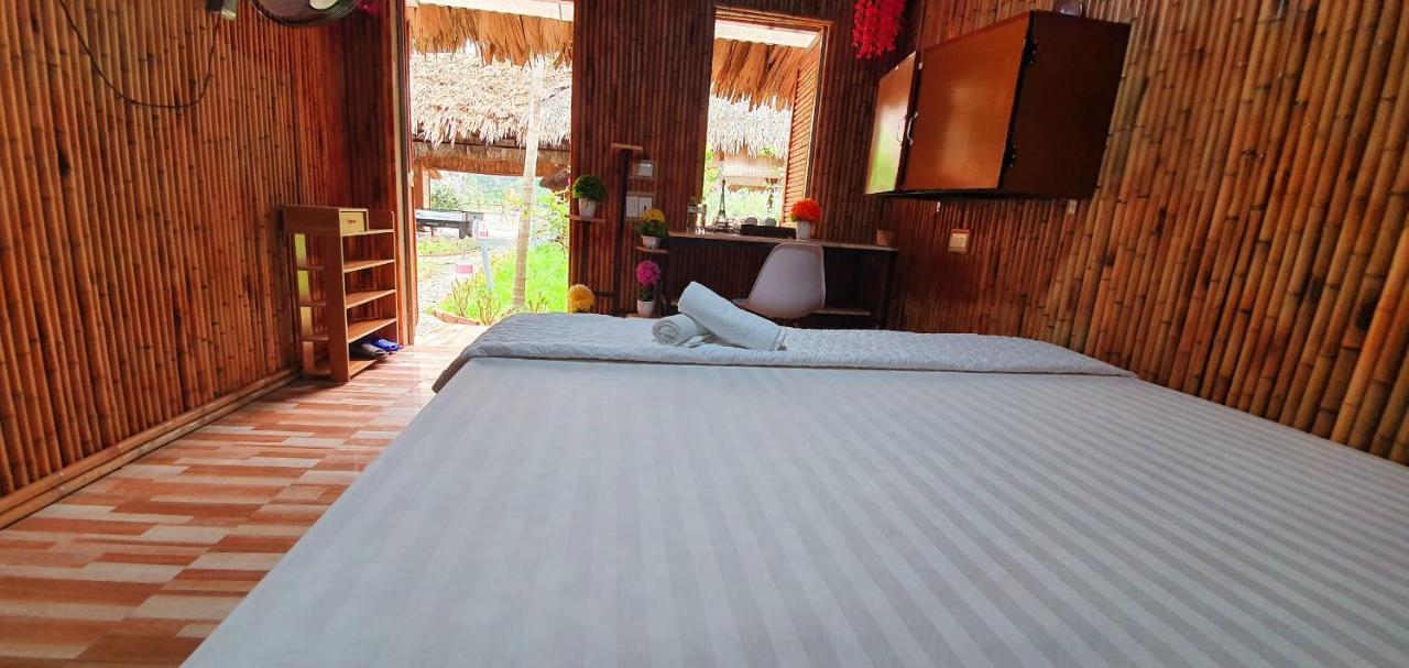 Quoc Khanh Bamboo Homestay Νιν Μπιν Εξωτερικό φωτογραφία